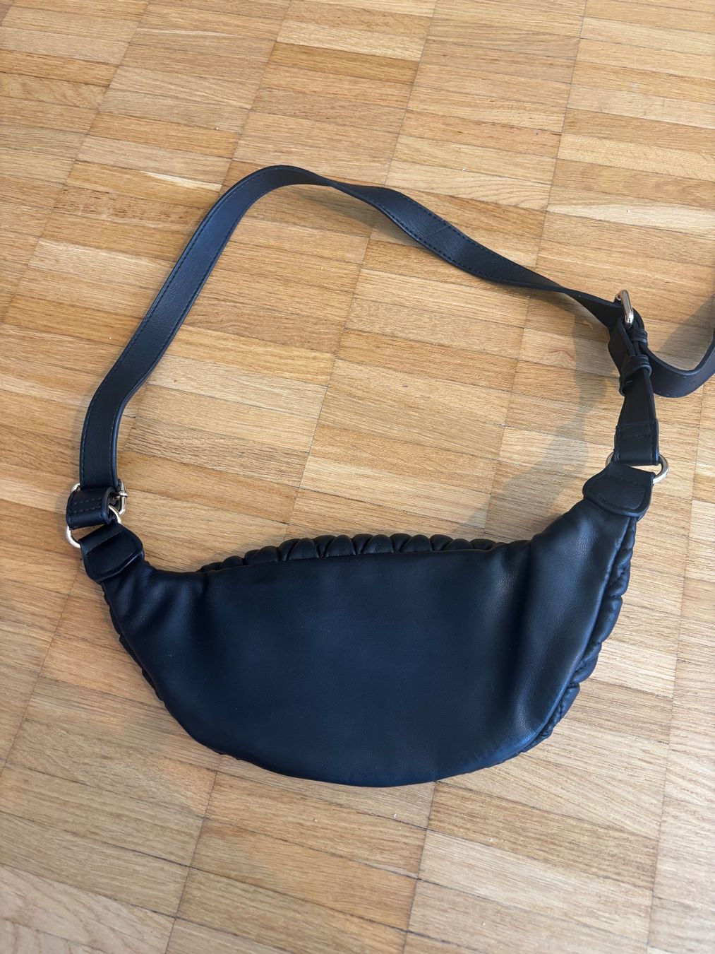 Hallhuber Sacs femmes: Hallhuber Gürteltasche in schwarz – D'occasion à Baden par van_k2dq 1