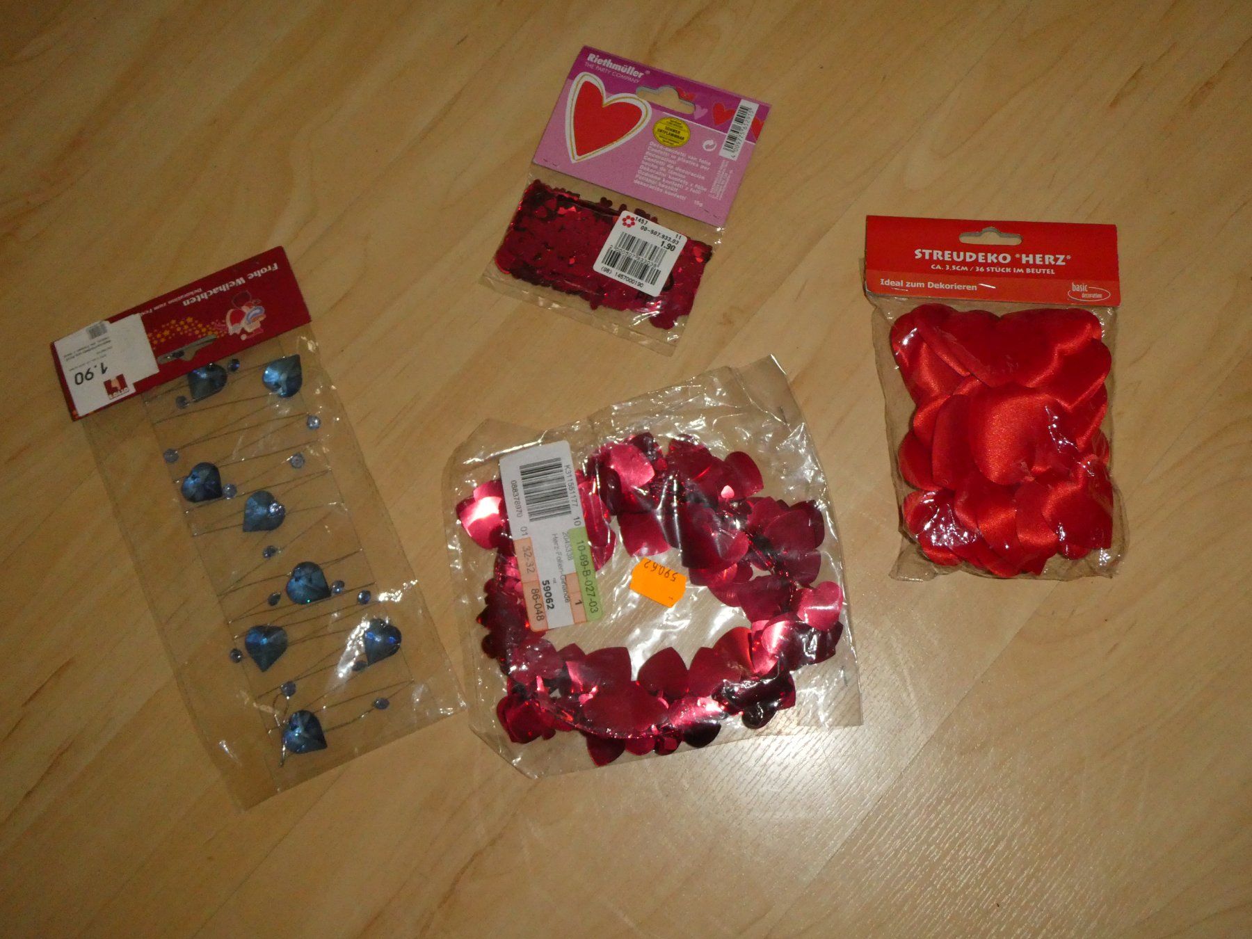 Alle Dekorationen: Herz Dekomaterial – Neu und originalverpackt aus Mels von KOSL