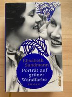 Porträt auf grüner Wandfarbe - Elisabeth Sandmann