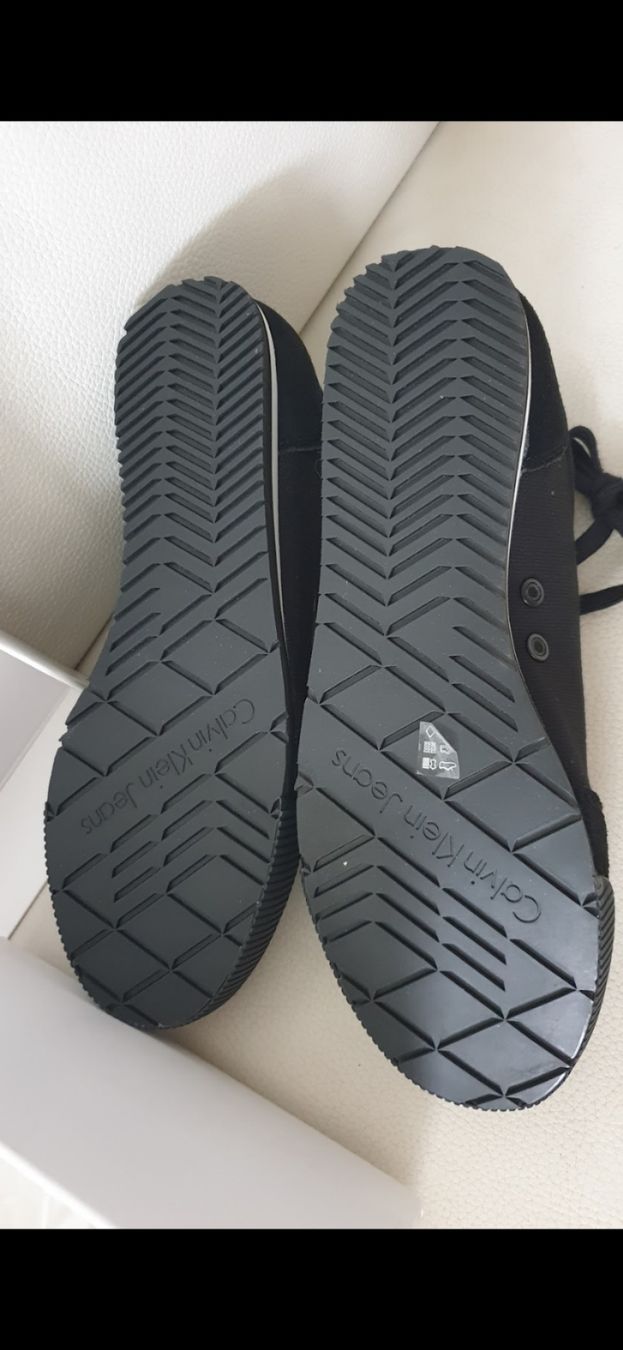 Calvin Klein Herrenschuhe: Baskets Calvin Klein 44 NEUVES – Neu und originalverpackt aus Les Acacias von minnie6 1