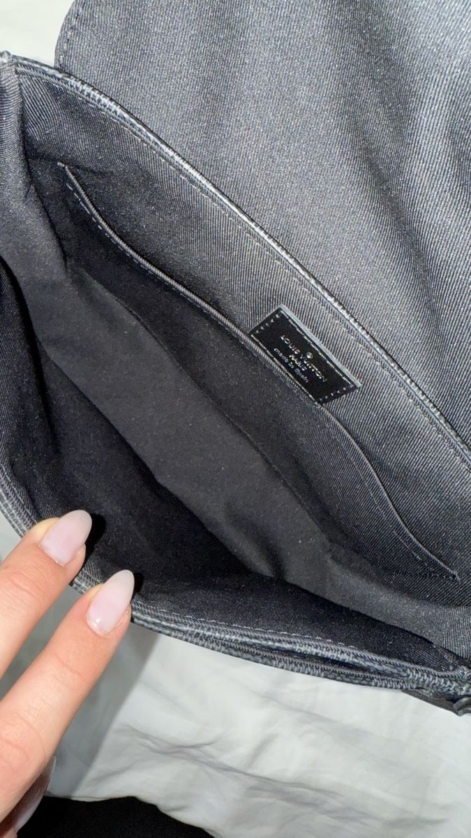 Louis Vuitton Taschen: NEU Louis Vuitton District PM Messenger Tasche – Neu (gemäss Beschreibung) aus Wollerau von nad_tkc7 3
