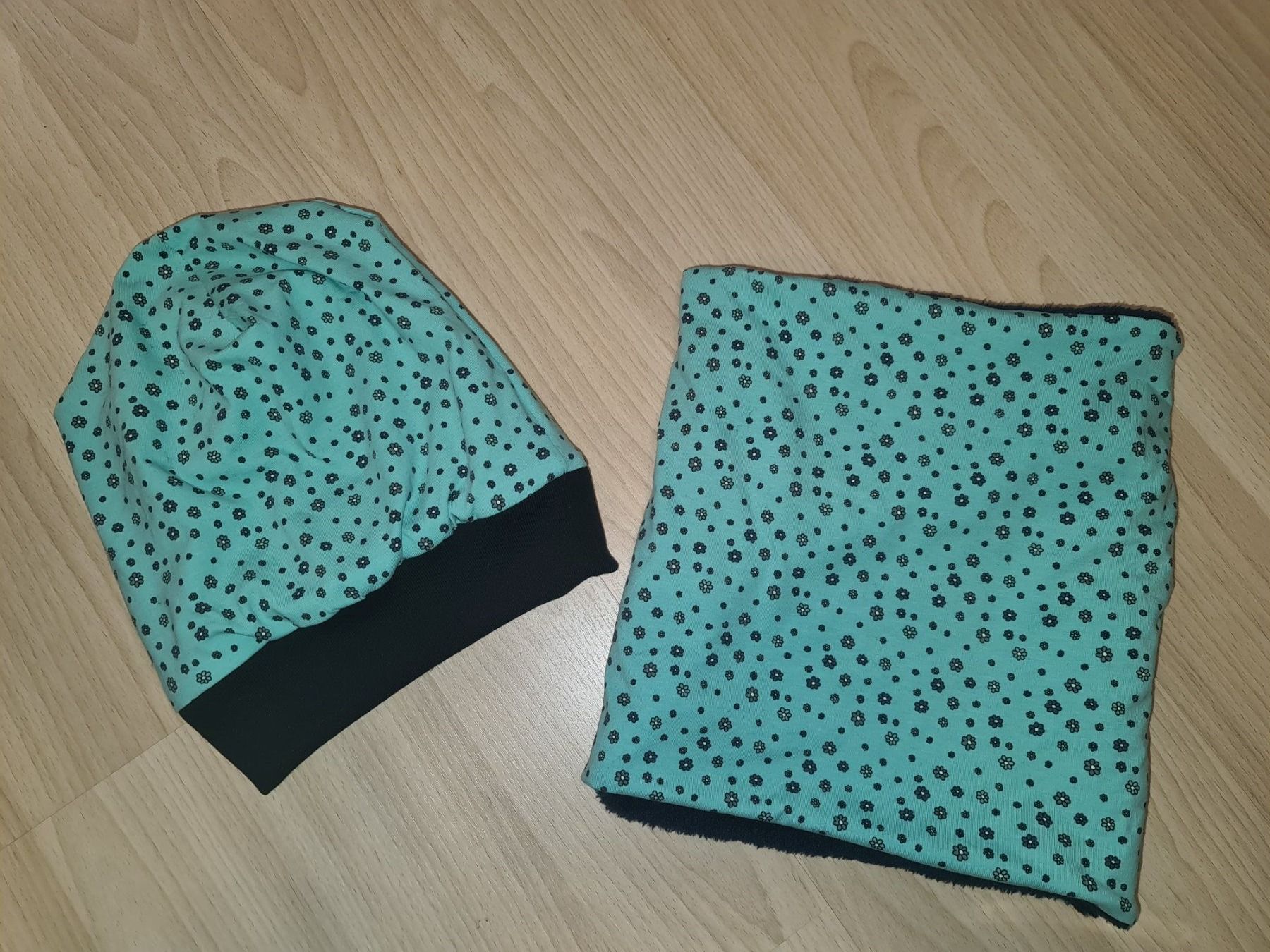 Kleiderpakete & -sets: Wintermütze - Loop-Set "Handgemacht" – Neu (gemäss Beschreibung) aus Fehraltorf von Sumin 2