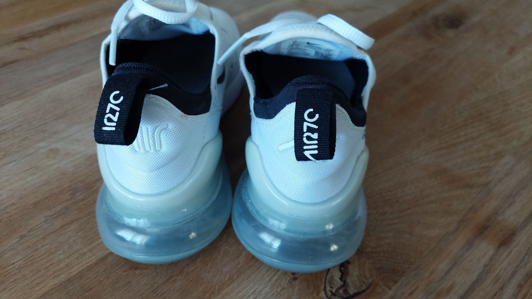 Nike Scarpe da donna: Nike Air Max 270 Gr. 36.5 weiss – Nuovo (secondo la descrizione) da Gwatt (Thun) venduto da Letzte-Chance-III 4