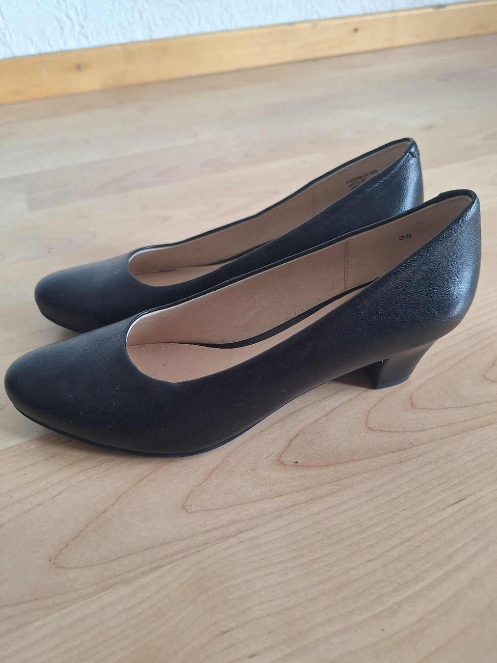 Scarpe da donna: Schwarze Pumps, Gr. 38 – Usato da Zürich venduto da Zelda14 4