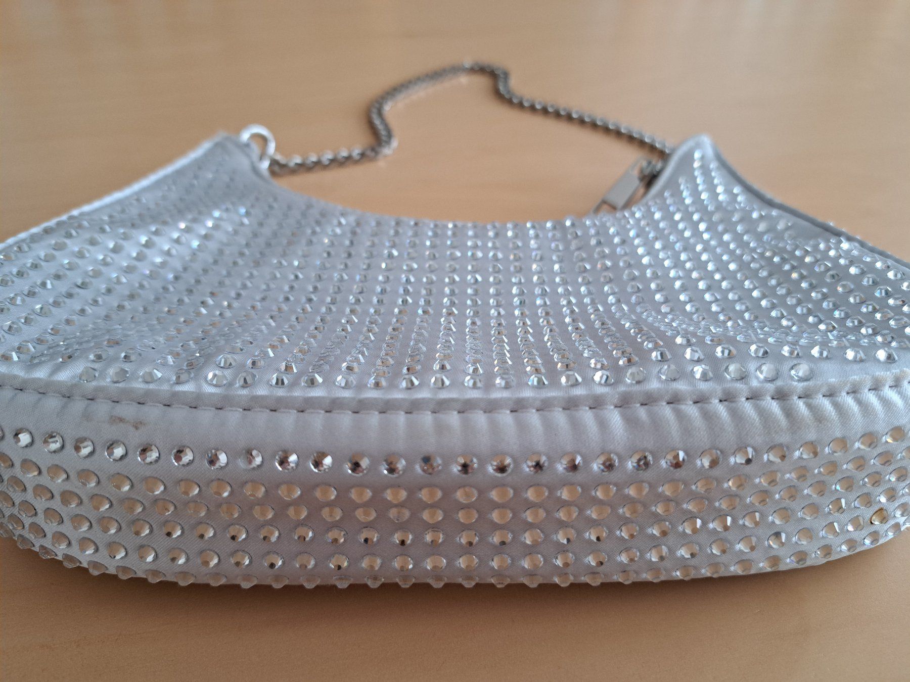 C&A Borse da donna: Tasche hellgrau mit Glitzersteinchen, Clockhouse von C&A – Usato da Pfaffnau venduto da hjp01 2