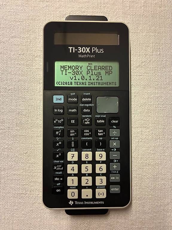 Texas Instruments Calculatrices: Texas Instruments TI-30X Plus – D'occasion à Balgach par jad_96ht