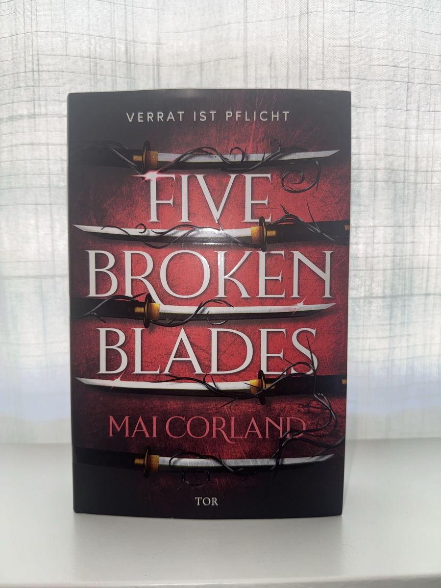 Libri: Five Broken Blades - Mai Corland mit Frabschnitt – Nuovo e nell'imballaggio originale da Giffers venduto da sahla 1