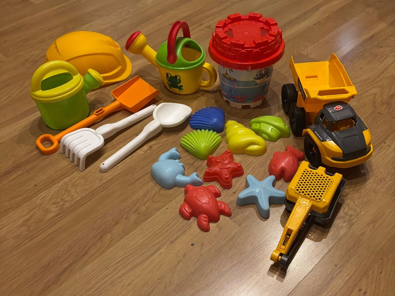 Giocattoli: Sandkasten Spielzeug / Schubkarre – Usato da Wileroltigen venduto da NilsWinkelmann