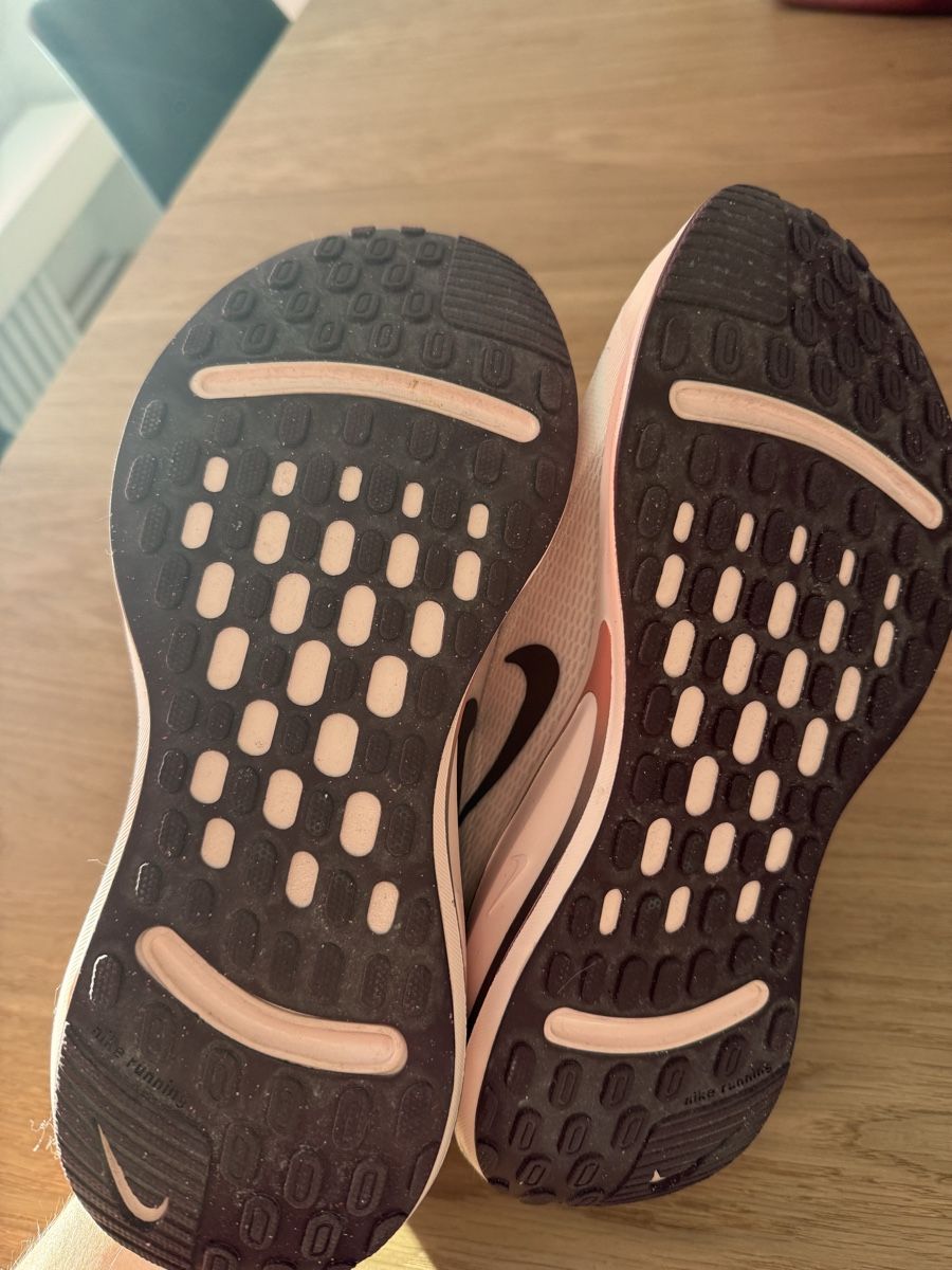 Nike Chaussures femmes: Nike Journey Run – Neuf (Voir description) à Luzern par yae_c877 3