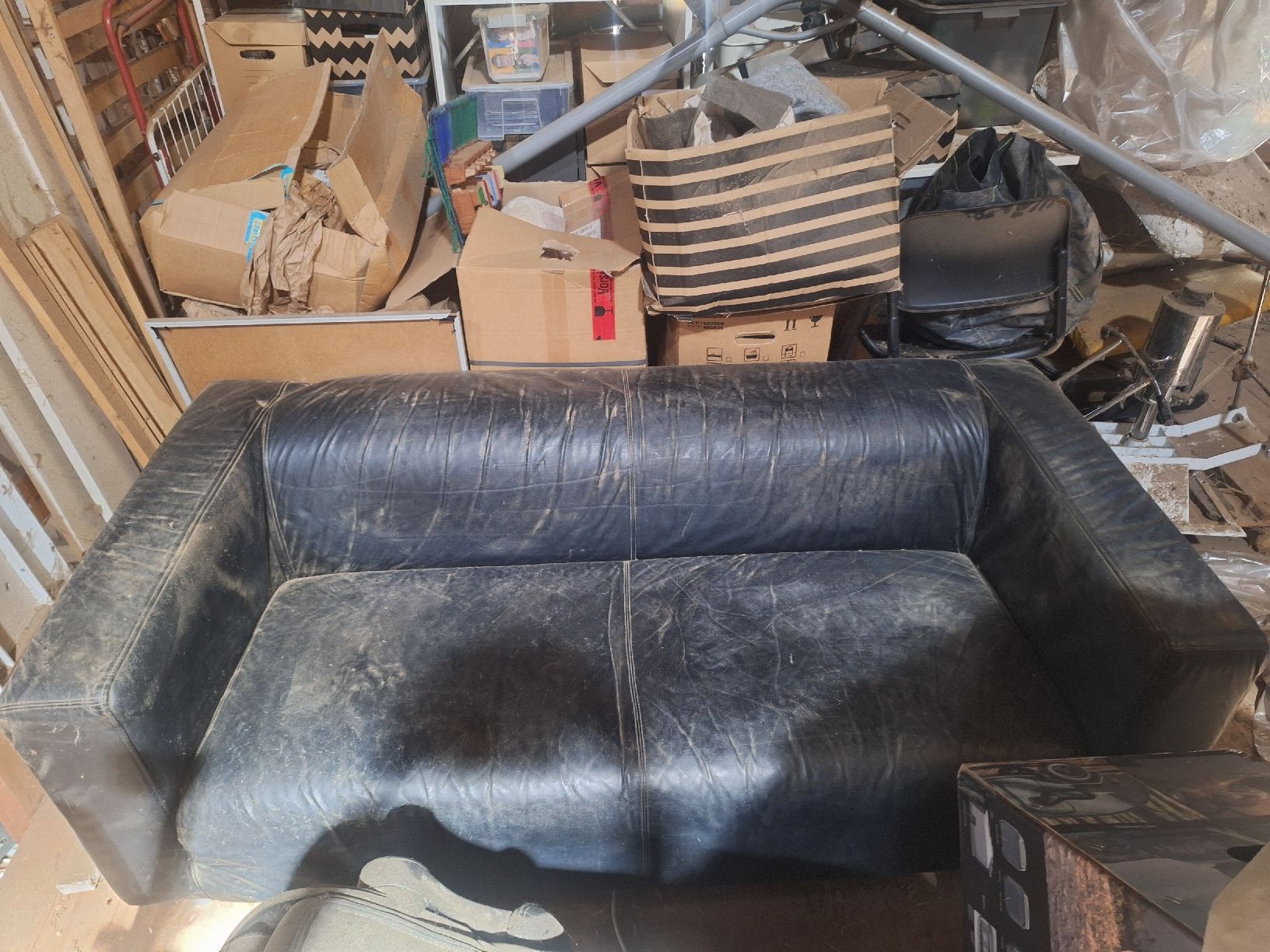 Sofas: 2-3er Sofa schwarz – D'occasion à Büttikon AG par rebeccaparvex 1