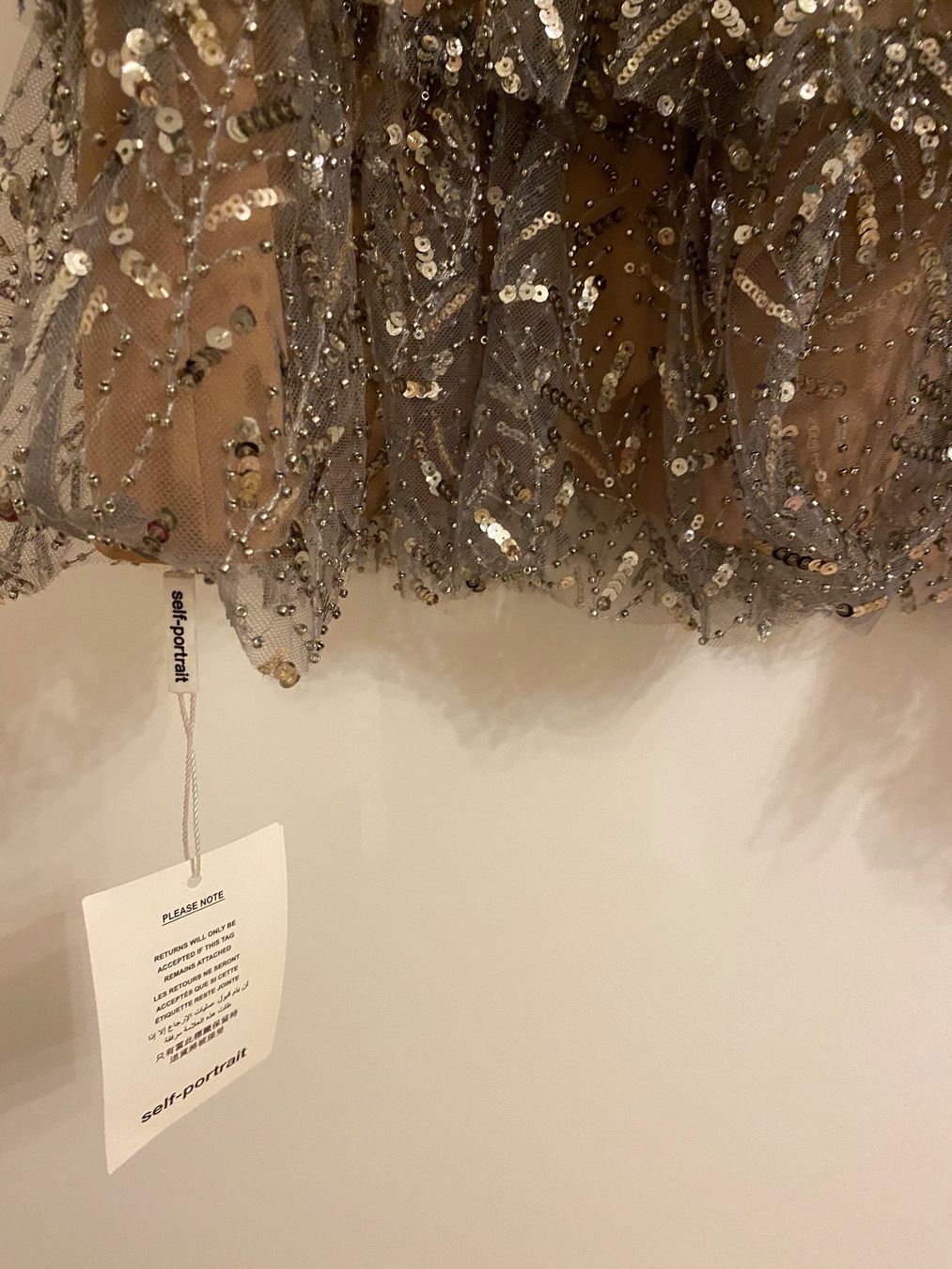 Self-Portrait Kleider: Self-portrait sequin mini dress NEW – Neu und originalverpackt aus Kilchberg ZH von roz_qcj7 7