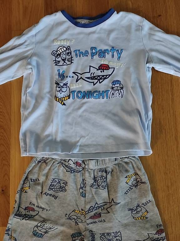 Pyjamas: Kinderpyjama in Gr.122/128 – D'occasion à Zürich par svi_dkg2 1