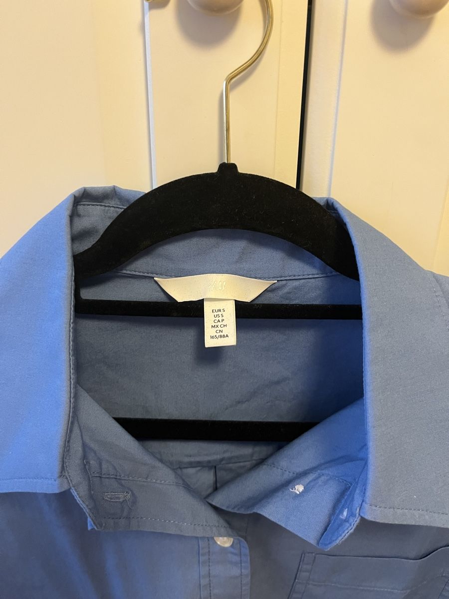 H&M Camicette: 100% Baumwolle blaues Crop Hemd – Nuovo (secondo la descrizione) da Allschwil venduto da eyl_bb8q 1