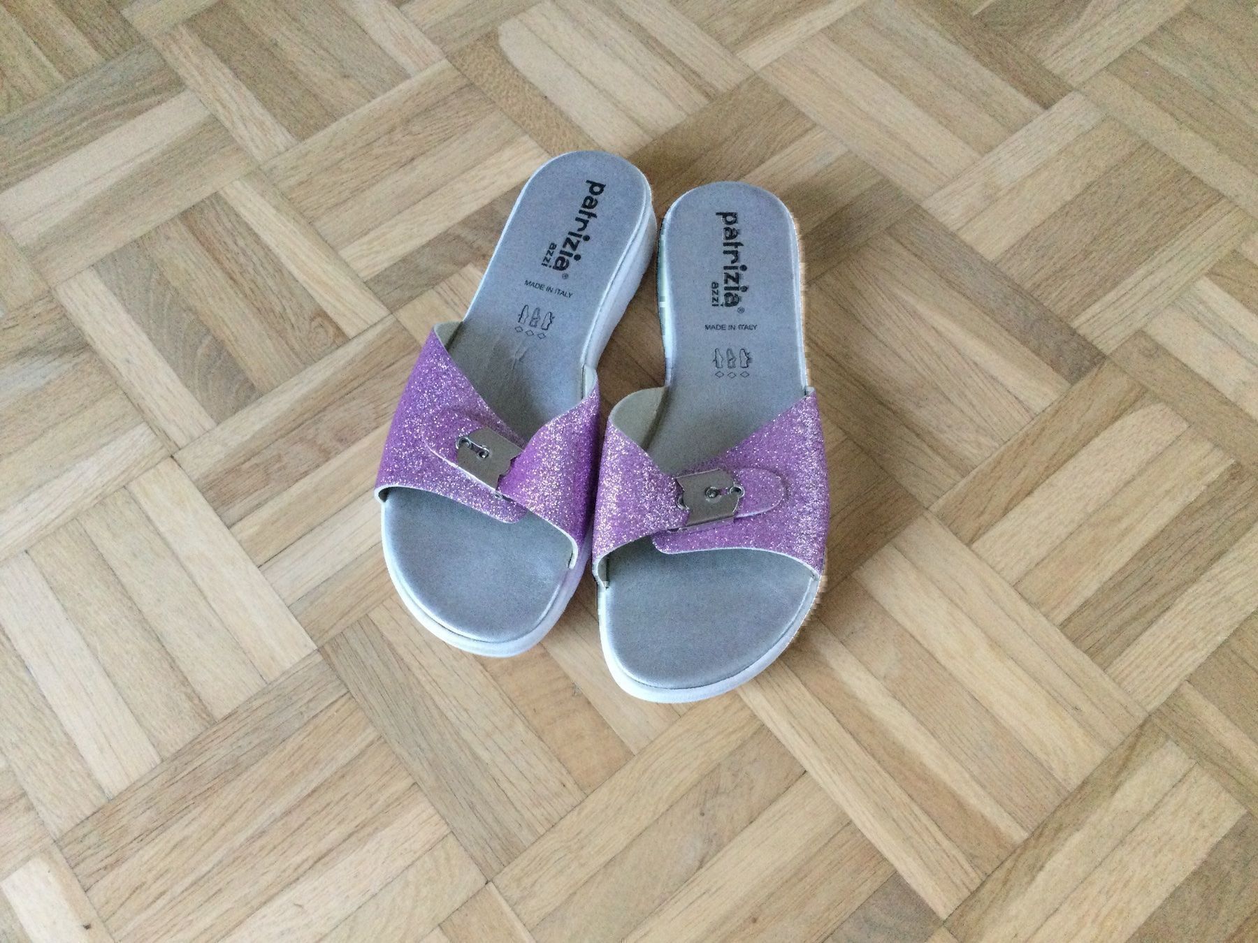 Chaussures femmes: Hausschuhe lila/glitzer – Neuf (Voir description) à Horw par Benny017
