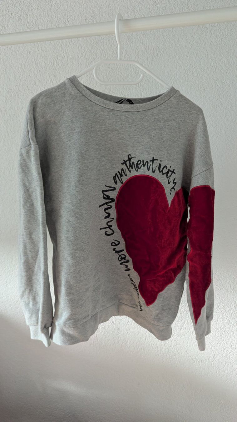 Desigual Maglioni & Felpe: Desigual Pullover M mit Samt-Herz, gefüttert – Usato da Belp venduto da Sunny132