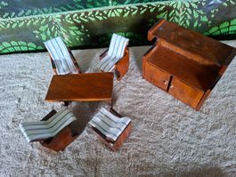 Ältere Stilmöbeli aus Holz 6-teilig, fürs Puppenhaus, neu