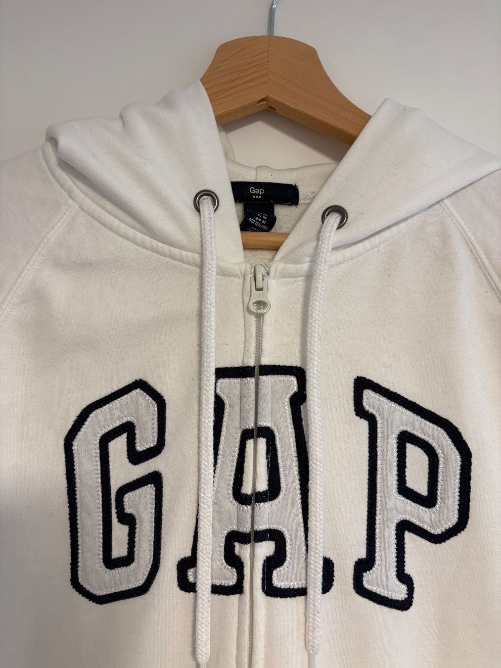 Gap Maglioni & Felpe: Sweatshirt GAP weiss – Usato da Zürich venduto da fra_88dh 1