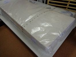 Matelas Antiallergique 100x 200 cm .  Article neuf