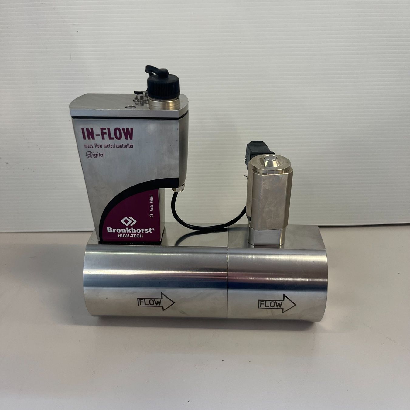 Accessori da laboratorio: Bronkhorst Mass Flow Controller F203 AI-AGD-00-V – Usato da Niederdorf venduto da LeptonAG_Labor 4