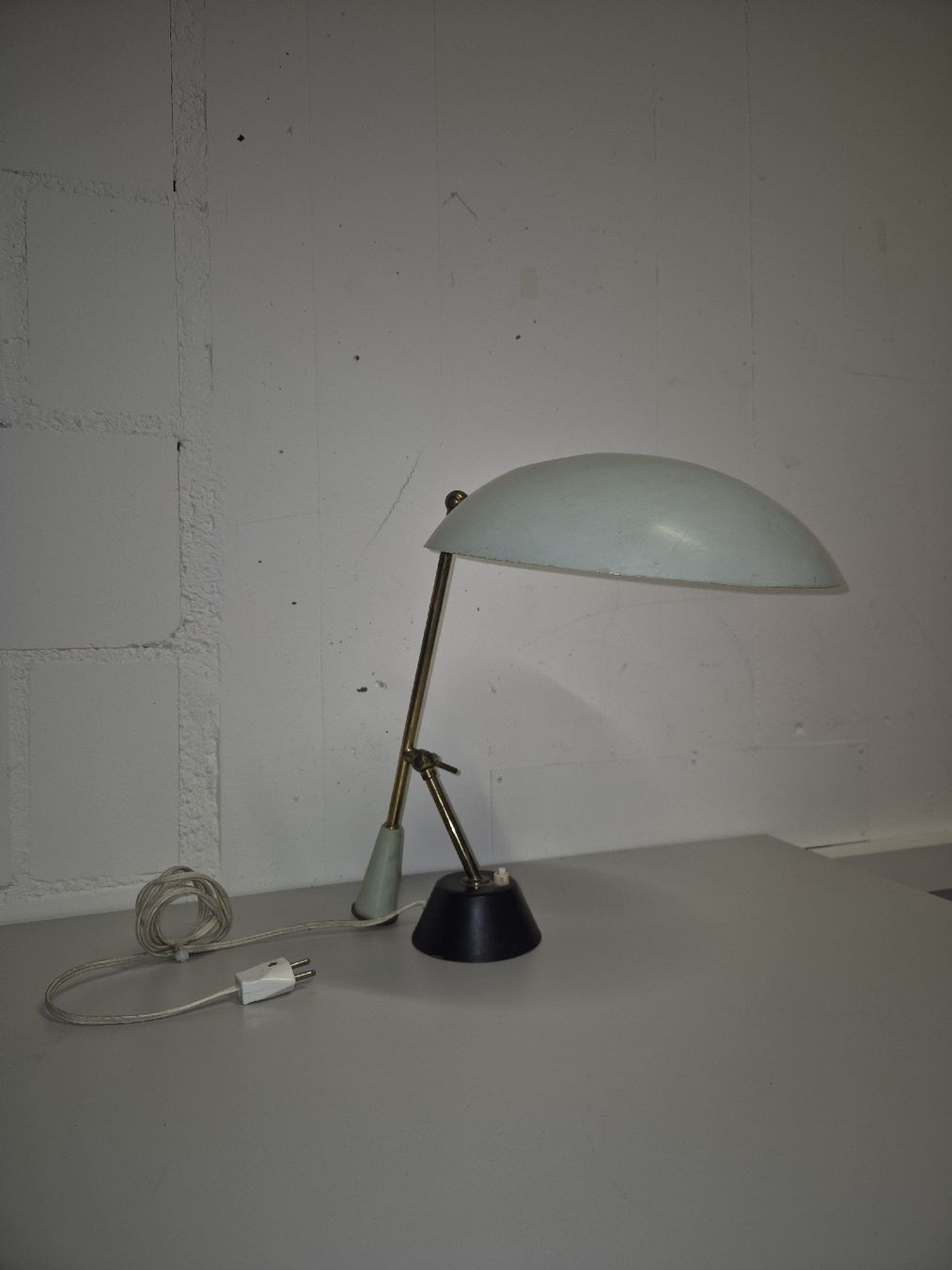 Lampade: Tischlampe Messing/Metall hellblau gebraucht – Usato da Bern venduto da latrouvaillebern
