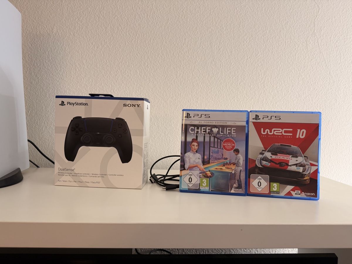 Sony Konsolen: Playstation 5 Bundle mit Tv,Möbel,Games und Controller – Gebraucht aus Bergdietikon von Peacce 2
