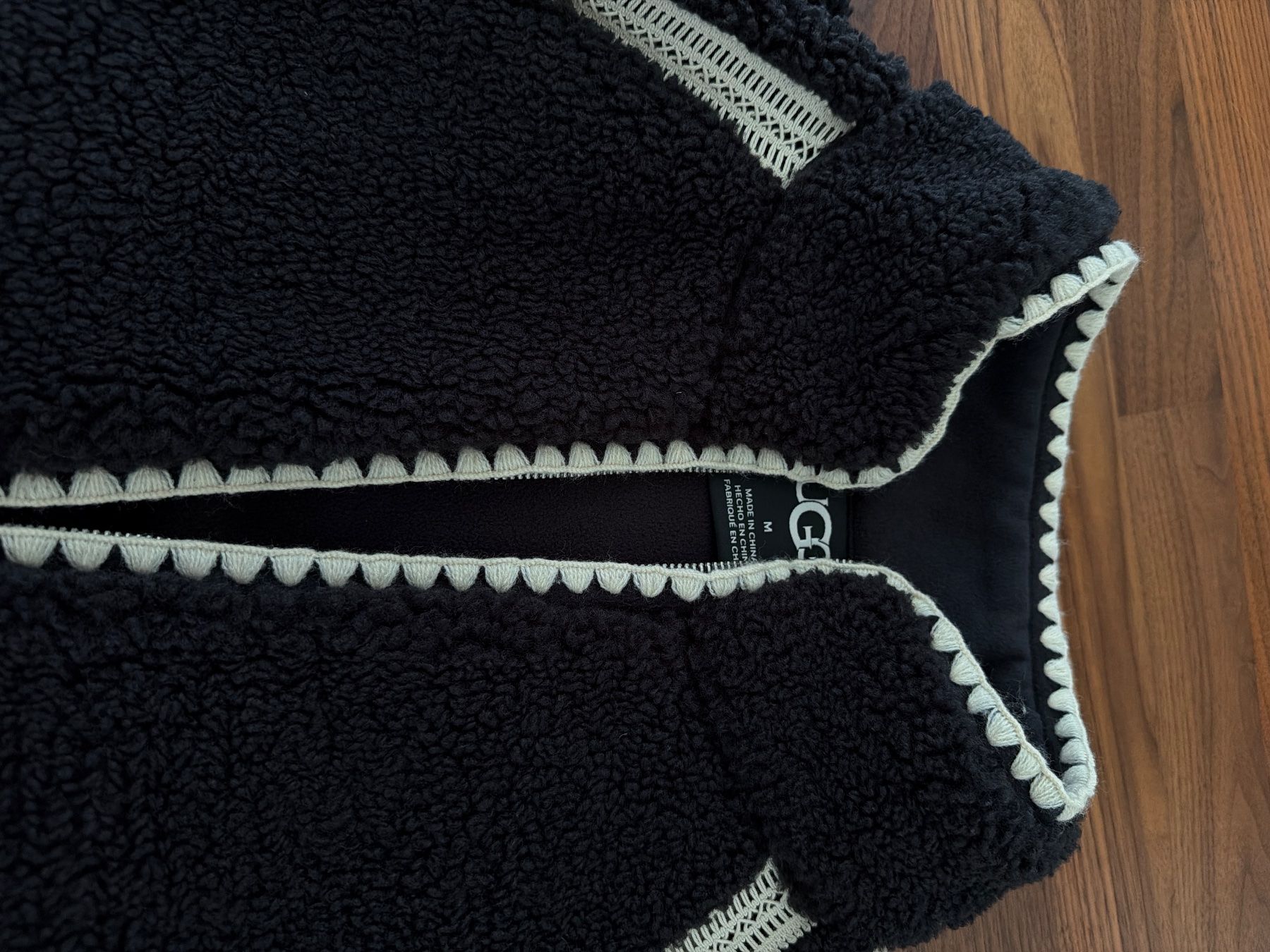 Ugg Vestes: Fleecejacke UGG Schwarz Grösse M – Neuf (Voir description) à Hettlingen par blu_tb6z 2