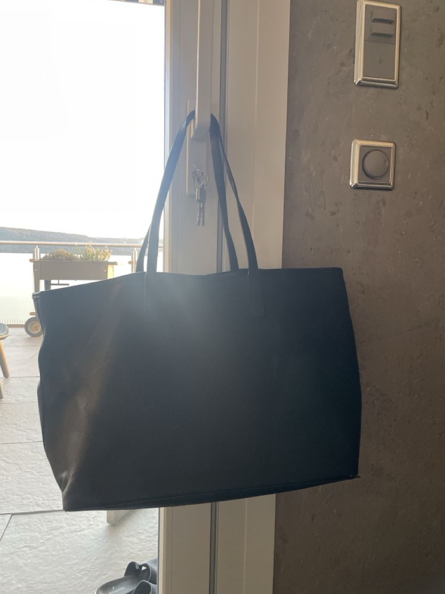 Guess Borse da donna: Schwarze Guess Tasche – Usato da Steinach venduto da ariana.xe 1