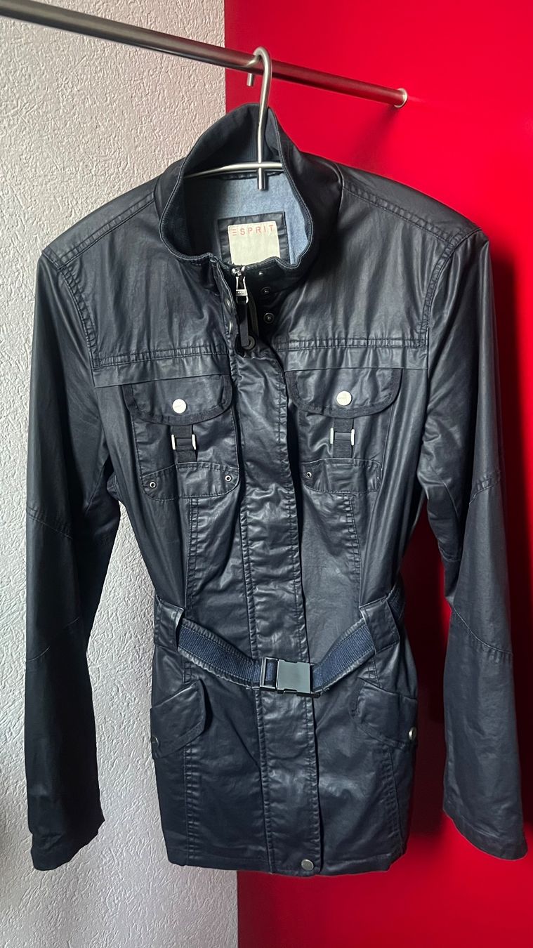 Esprit Giacche: Jacke von Esprit, Gr. 42, dunkelblau – Usato da Kehrsatz venduto da Louvitesse