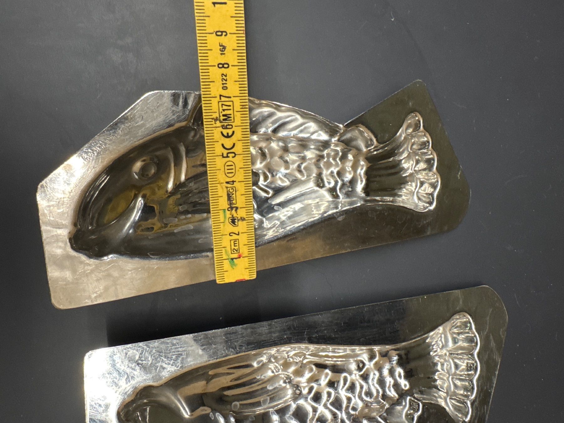 Teglie da forno: Ancien moule poisson 16cm schokoladenform – Usato da Lajoux JU venduto da Briard0 2
