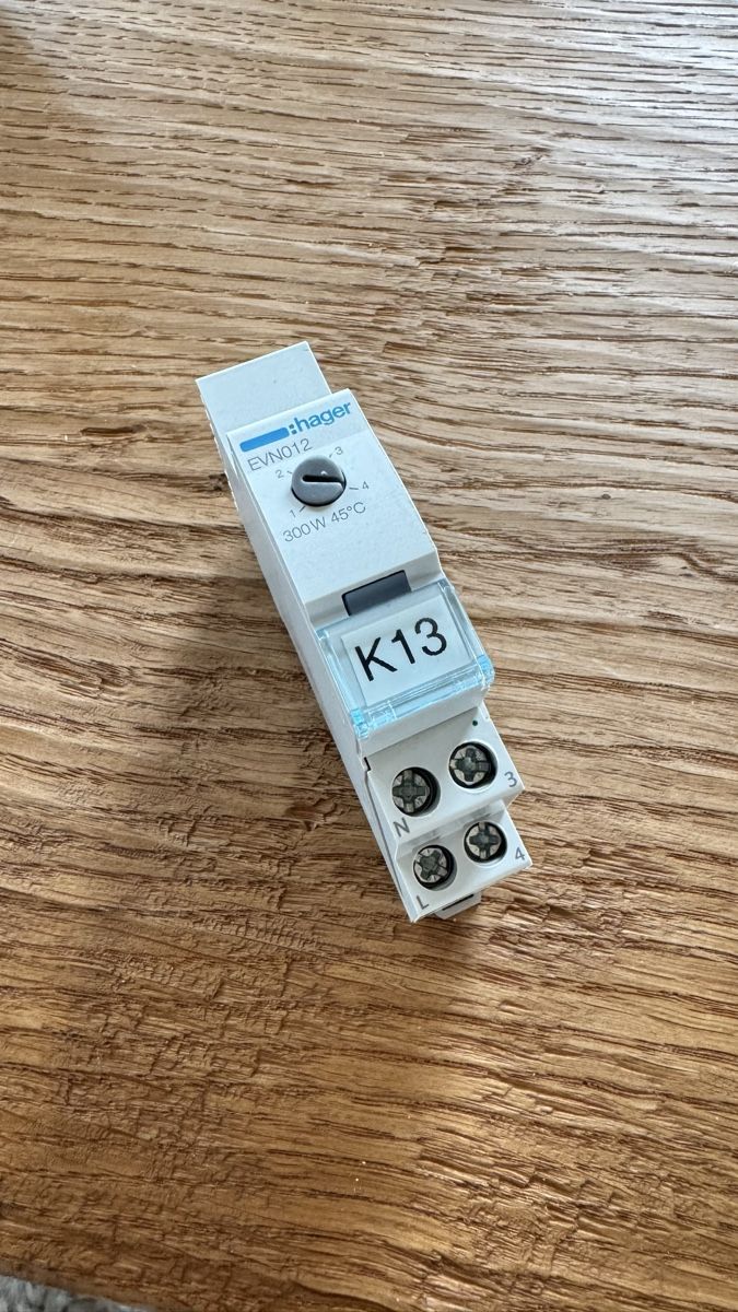Hager Schalter: Universaldimmer Hager EVN012 300W – Neu (gemäss Beschreibung) aus Lotzwil von Tiger2003