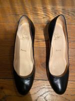 Christian Louboutin simple pump 38