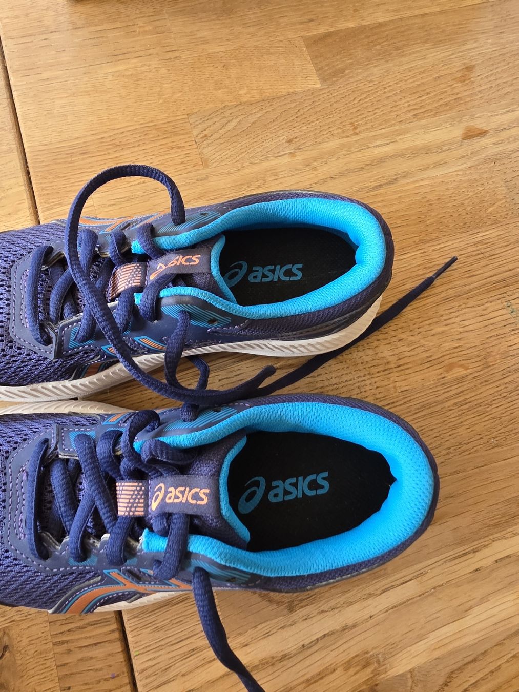 Asics Chaussures garçon: Asics NEU! Turnschuhe Gr.33.5 – Neuf (Voir description) à St. Peterzell par upcycling_ 2