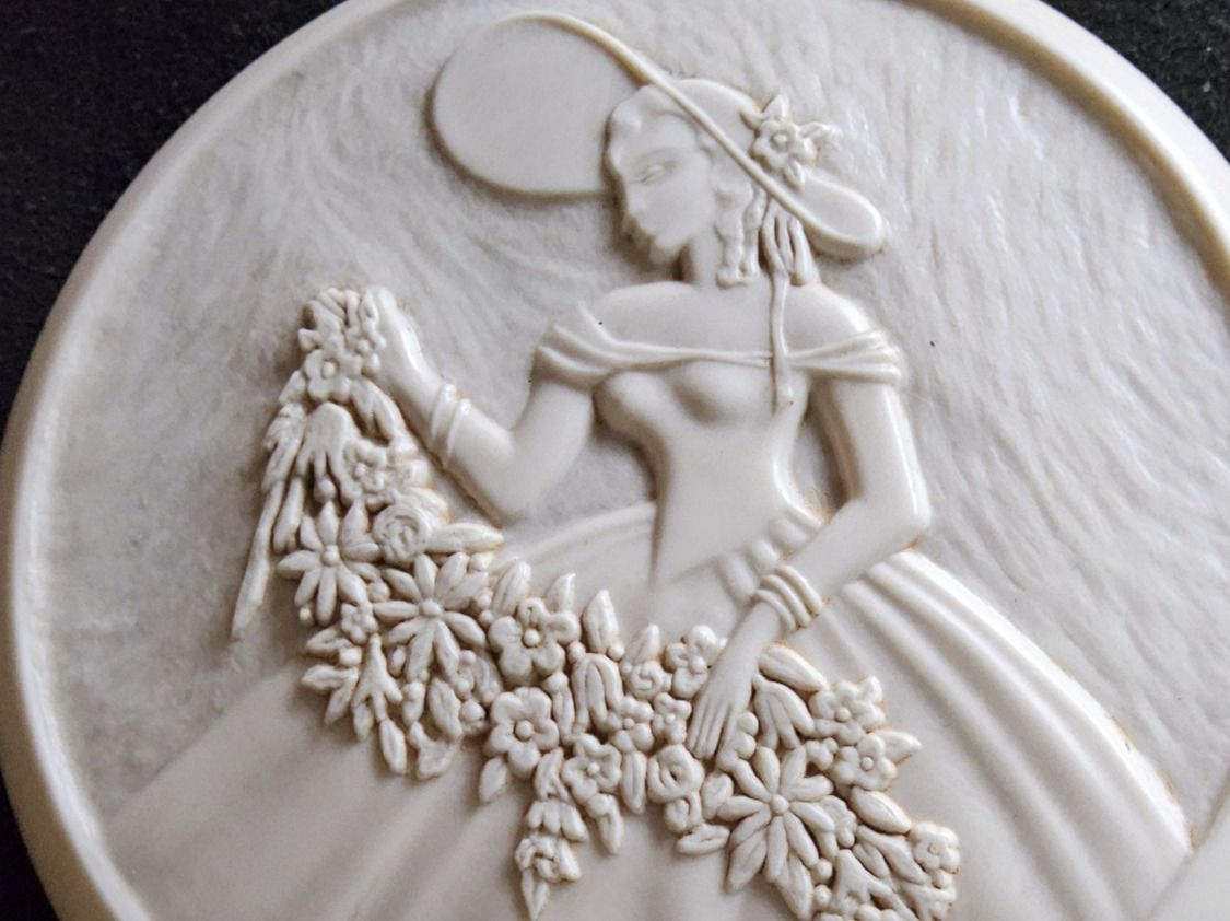 Sonstige Dekorationen & Accessoires: Alte BAKELIT Dose mit romantischem Motiv ca 1920-30 – Gebraucht aus Zürich von sanwit 3