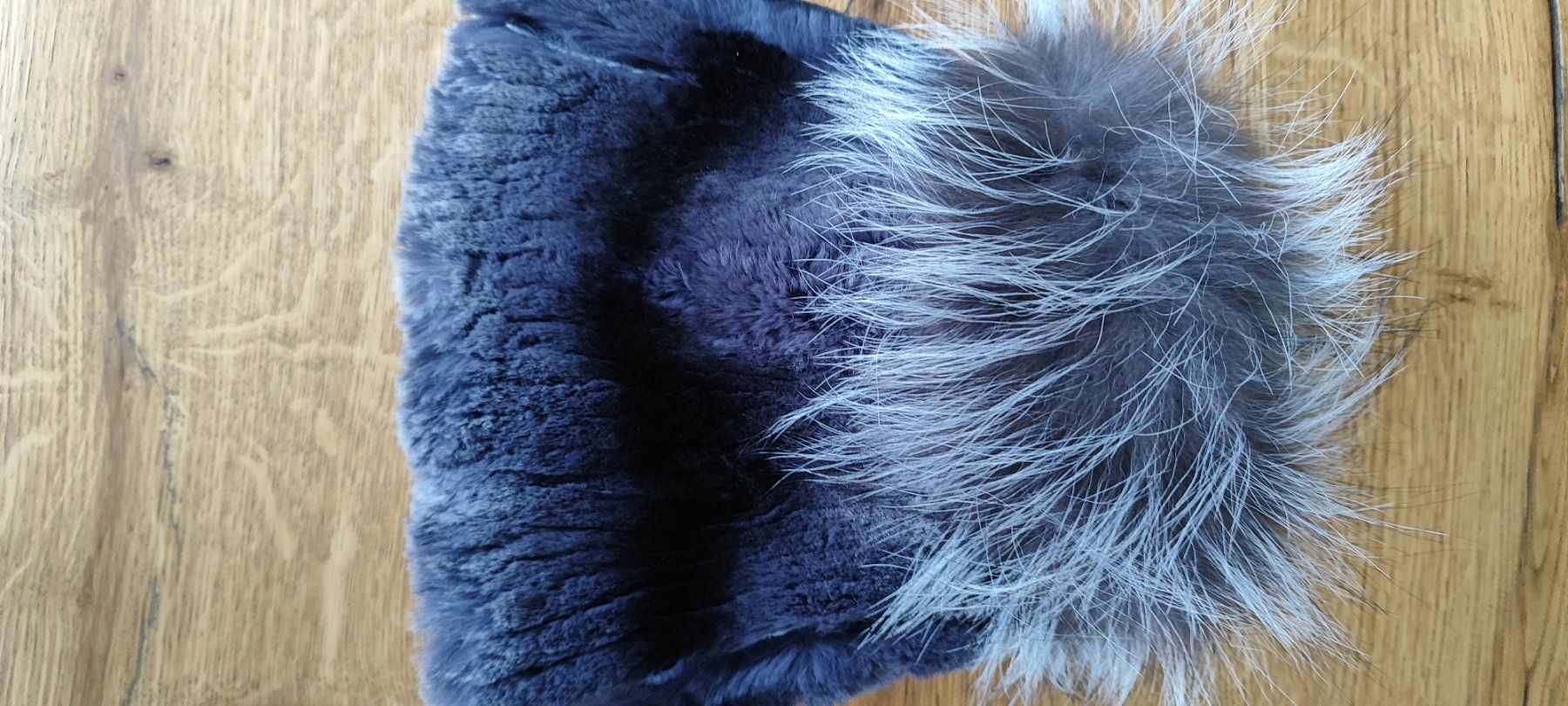 Copricapi, berretti & cappellini: Chinchilla Mütze mit Silberfuchs neu – Nuovo e nell'imballaggio originale da Chur venduto da djovanna 1