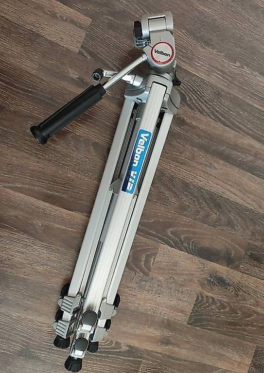 Trépieds & Accessoires: Velbon VIP Stativ – D'occasion à Bern par Buyerbarb