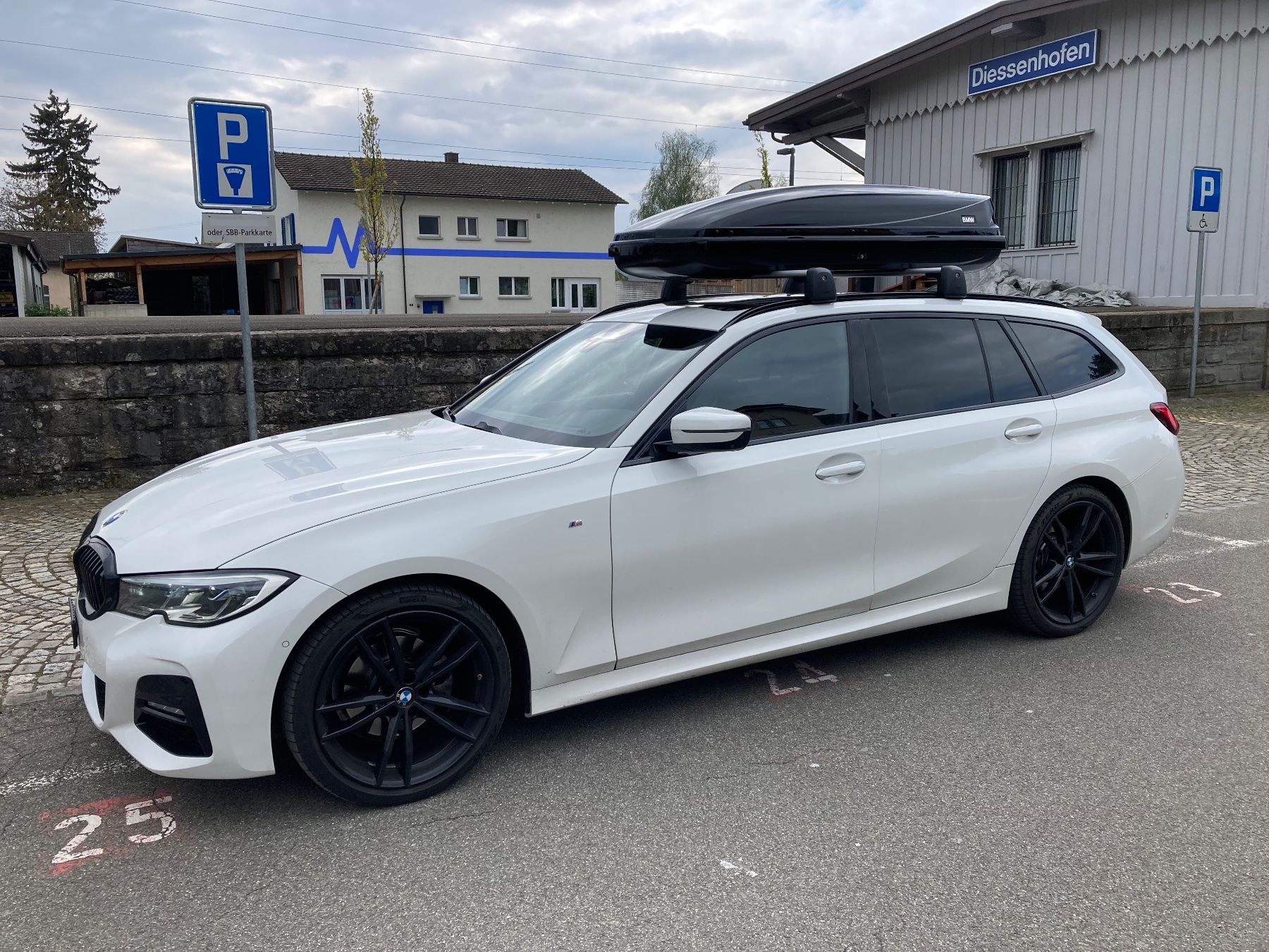 Barres de toit: Dachträger BMW 3er Touring G21 – D'occasion à Siebnen par Alfa_gt 3