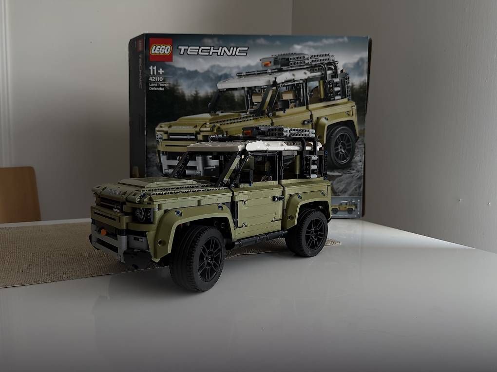Lego Jeux de construction: LEGO Technic 42110 Land Rover Defender neu – D'occasion à Untervaz par Clambu 3