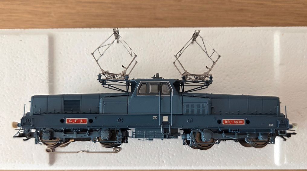 Märklin Modellini di ferrovie: Märklin 37331 E-Lok Spur H0 digital mit Originalkarton – Usato da Schenkon venduto da Blech 2
