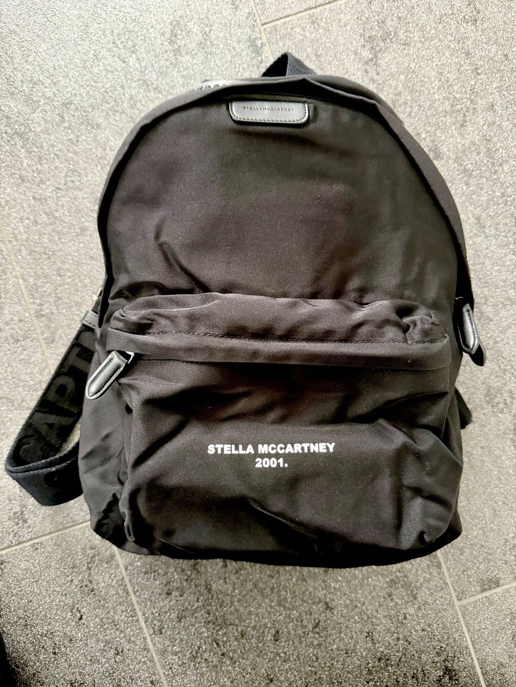 Zaini: Stella McCartney Rucksack Falabella Logo Go – Usato da Liebefeld venduto da pia_bern 1