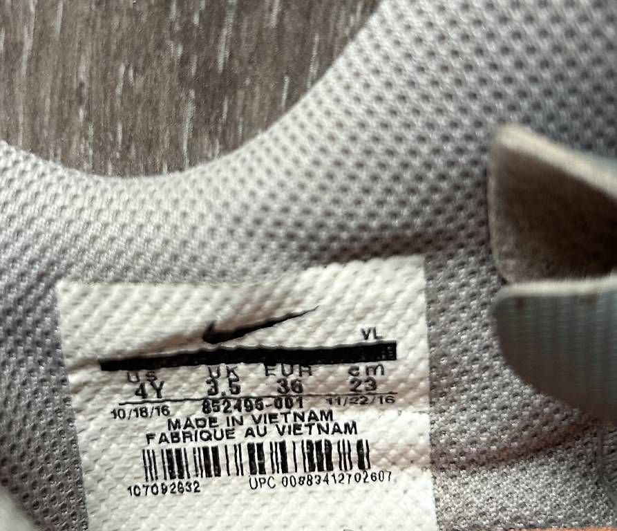 Scarpe da uomo: Sportschuhe  – Usato da Oberflachs venduto da zoe_st77 3