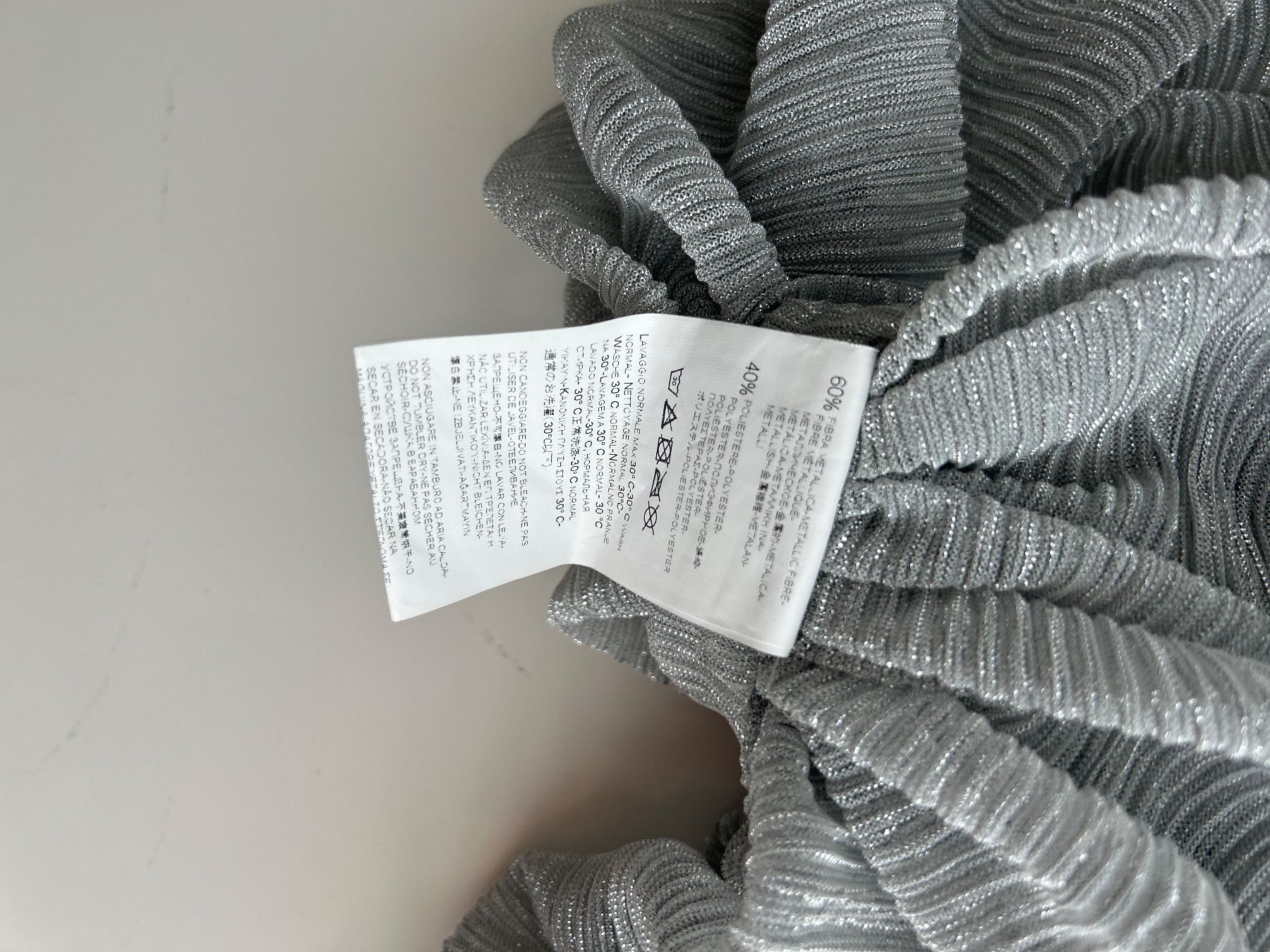Foulards, Tücher & Schals: Lightweight Silver Scarf. Elegant Accessory for Summer! – Neu (gemäss Beschreibung) aus Saland von ele_vc96 4