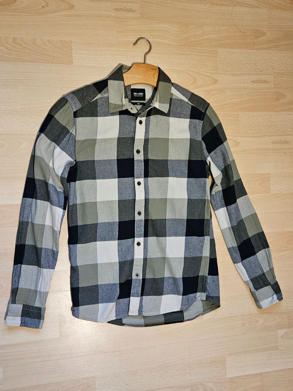 Only Camicie: Hemd, Marke ONLY & SONS, slim, Grösse M – Usato da Jona venduto da ASMARADO