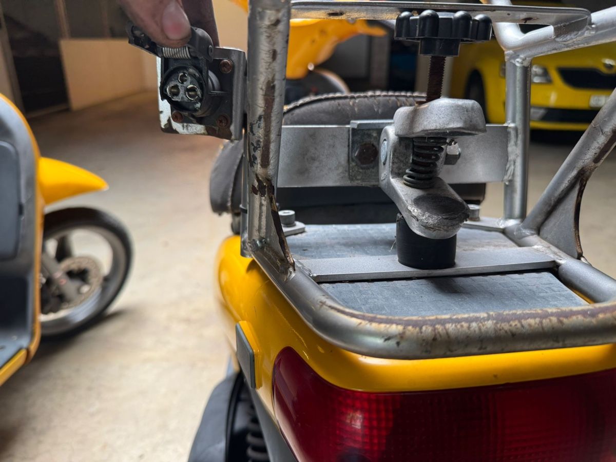 Piaggio Scooter: 2 Piaggio Free Post Roller 45km/h Bastler 2Takter – Difettoso da Gunzgen venduto da Node4164 5