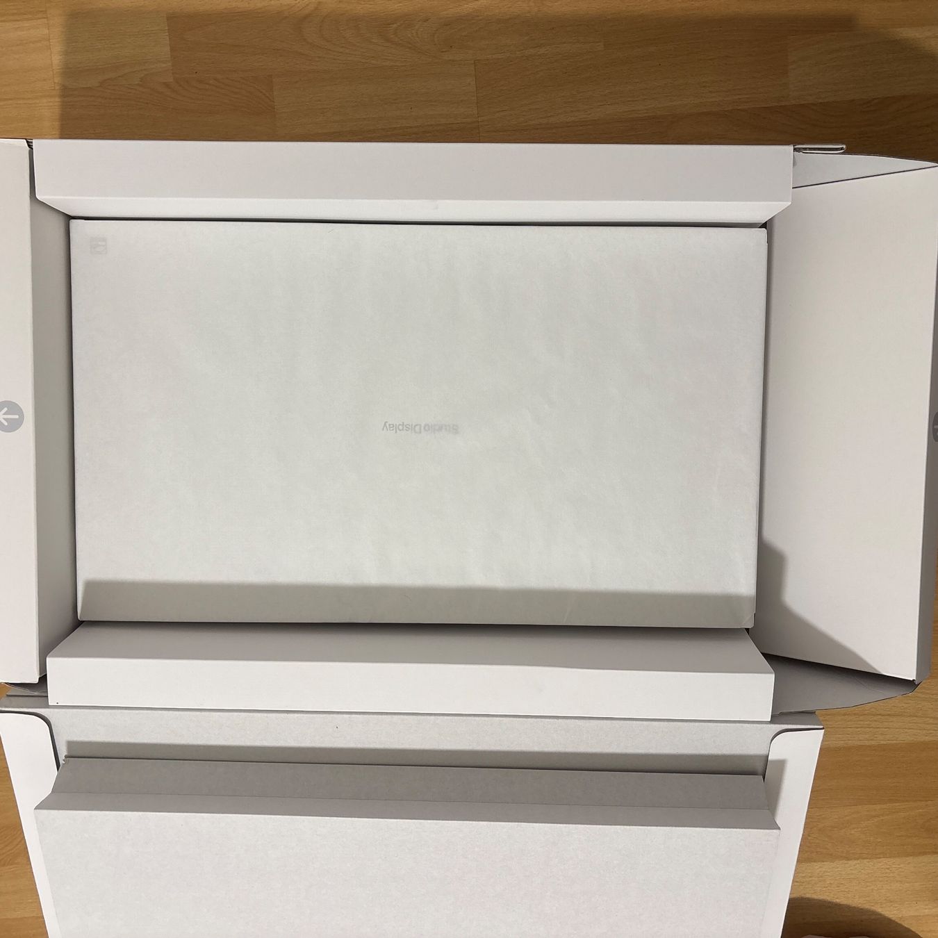 Monitore: Apple Studio Display New! Vesa Mount – Neu und originalverpackt aus Thun von camerAF 3