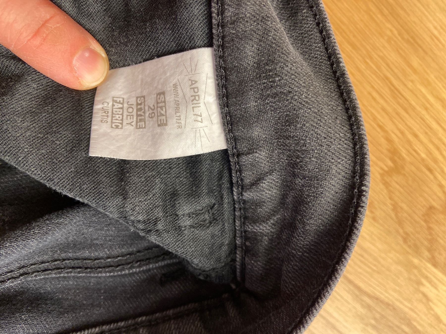 Jeans: April 77 Jeans Schwarz 29 – Gebraucht aus Zollikerberg von Boston1981 4