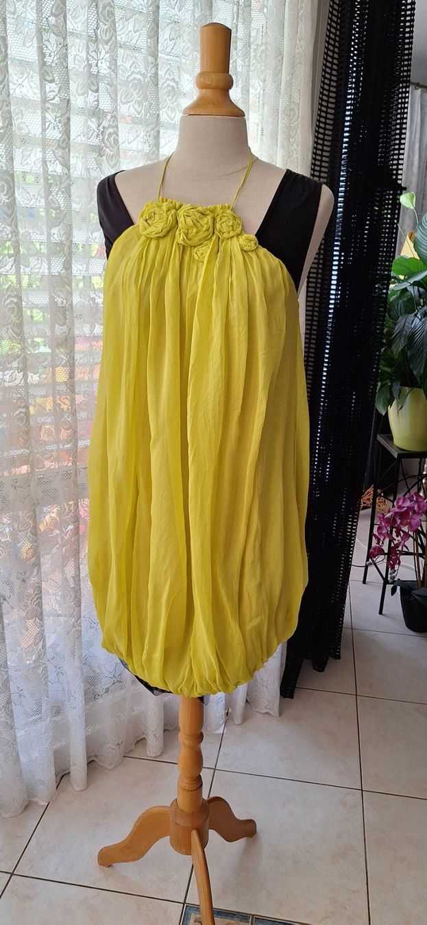 Zara Vestiti: Robe jaune en soie , taille S – Usato da St-Triphon venduto da Jldr0