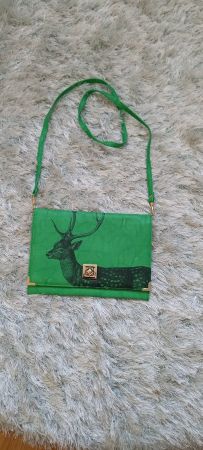 Trendige Tasche grün mit Hirsch Motiv, Top!