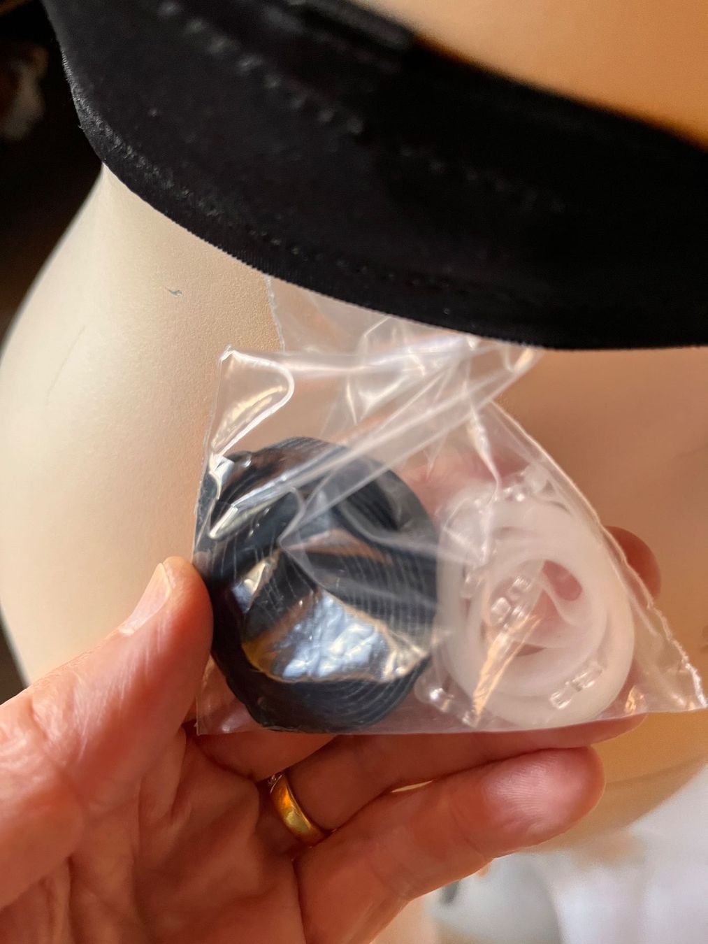 Calvin Klein Sonstige Unterwäsche: BH Push-Up, CALVIN KLEIN, Grösse 70D. Farbe Schwarz – Neu und originalverpackt aus Rudolfstetten von gst_g7xl 2