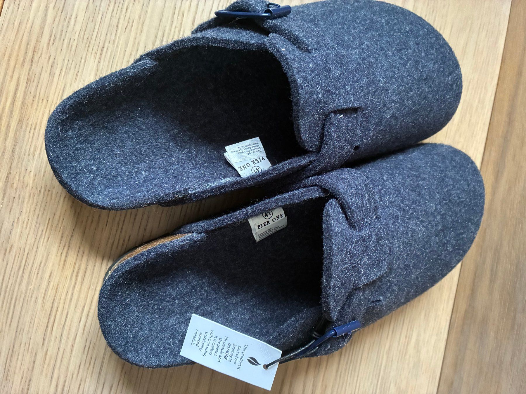 Scarpe da donna: Filzhausschuhe  NEU  Grösse 41 – Nuovo (secondo la descrizione) da Huttwil venduto da Sommerhaus 2