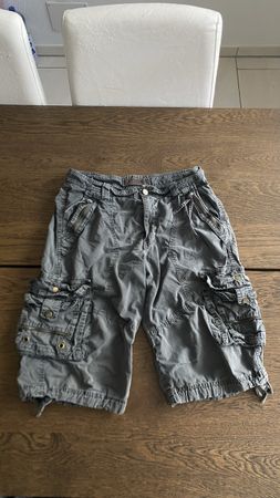 JUST DESIGN Herren Shorts grau Grösse 32 guter Zustand